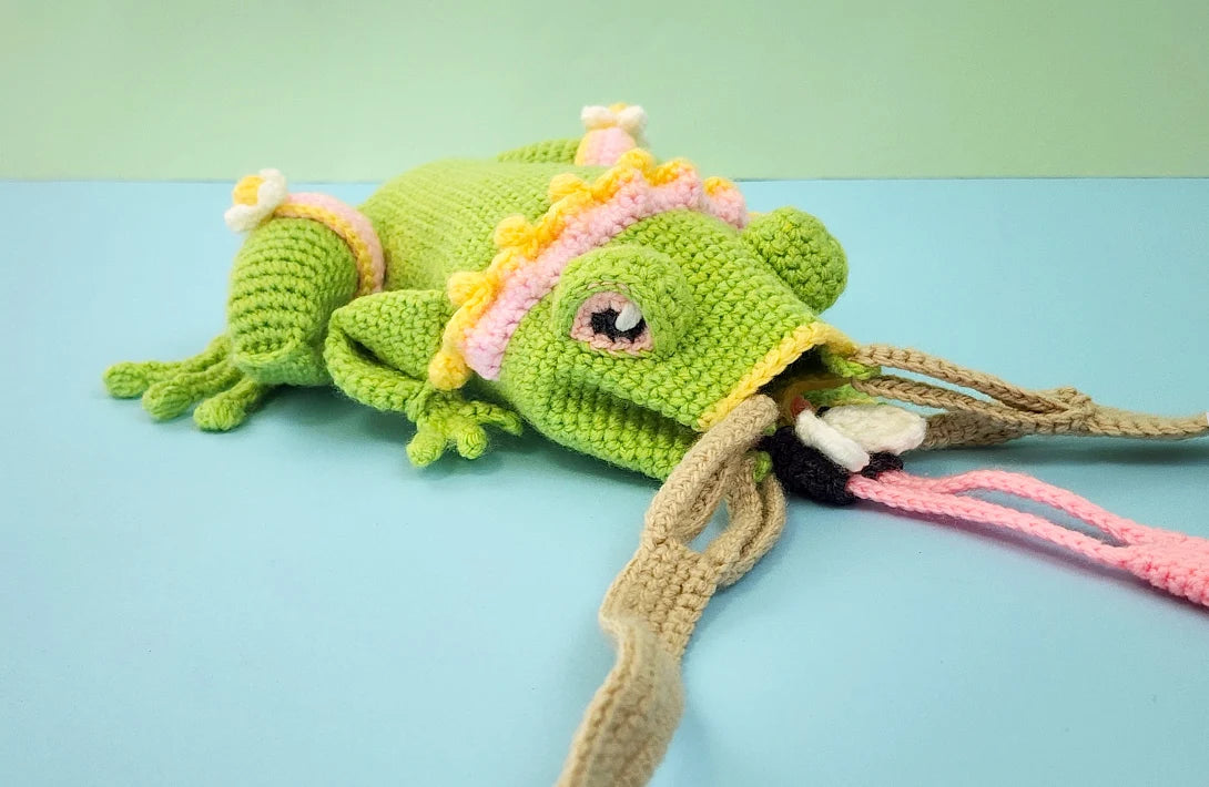 Fly-Catcher Frog Bag | no-sew amigurumi-style pattern