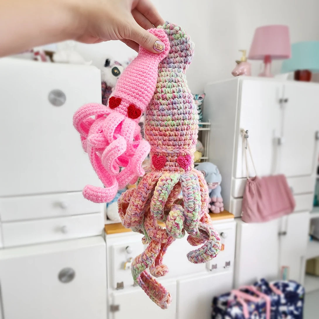 Hubble the Squid | FREE crochet pattern: LOW-SEW + VALENTINE ADD-ON