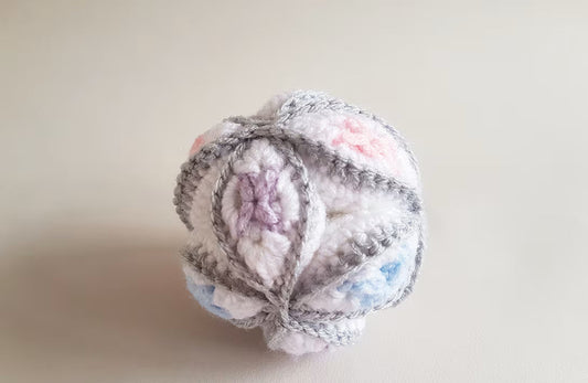 HARLEQUIN PUZZLE BALL | FREE CROCHET PATTERN