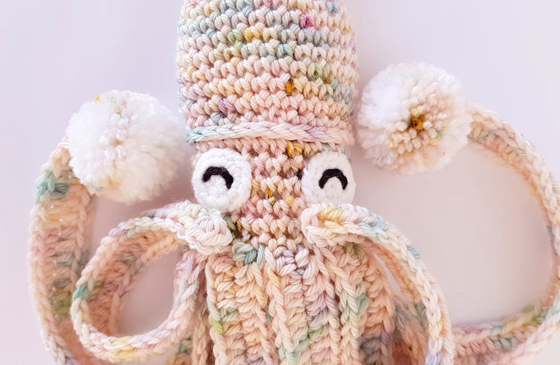 Hubble the Squid | FREE crochet pattern: LOW-SEW + VALENTINE ADD-ON