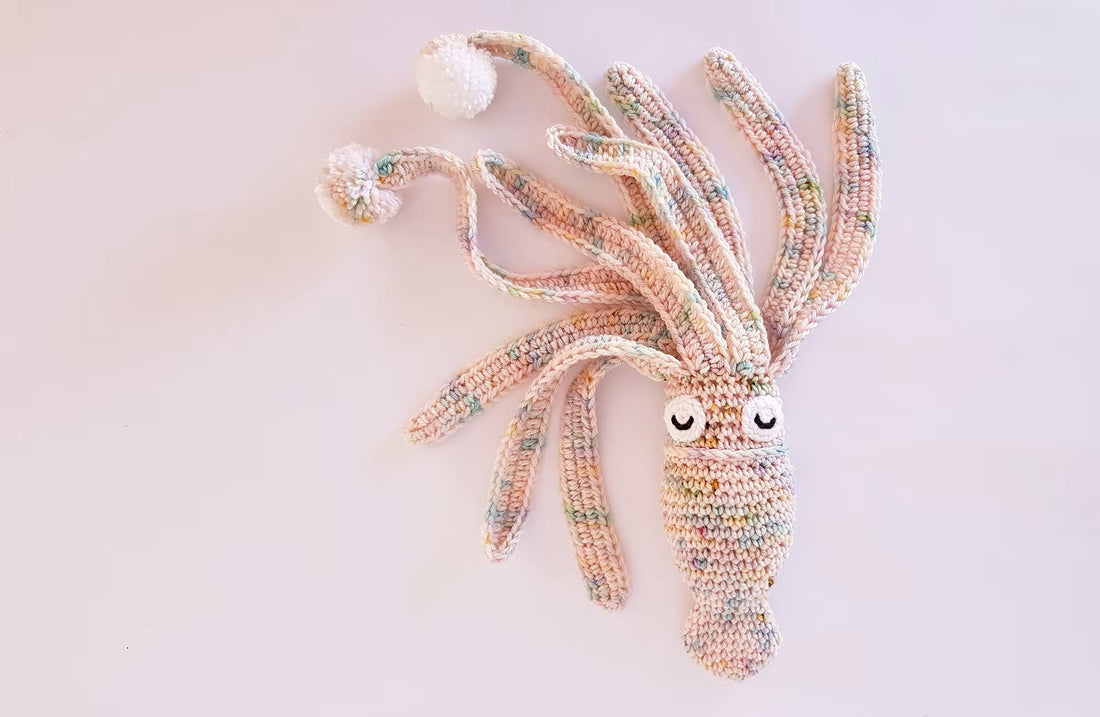 Hubble the Squid | FREE crochet pattern: LOW-SEW + VALENTINE ADD-ON