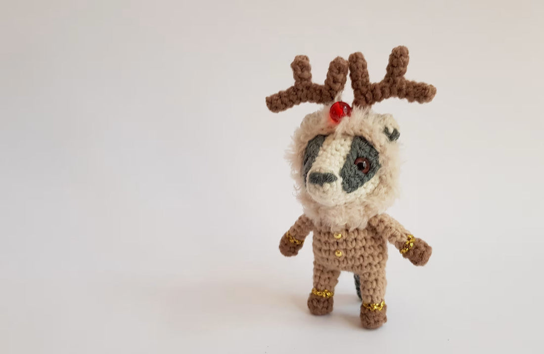 Tiny Christmas Dinner Party | mini amigurumi pattern