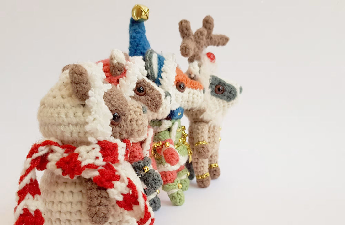 Tiny Christmas Dinner Party | mini amigurumi pattern