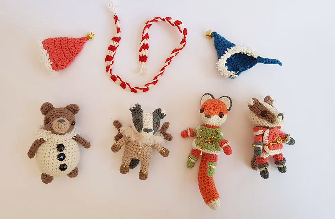 Tiny Christmas Dinner Party | mini amigurumi pattern