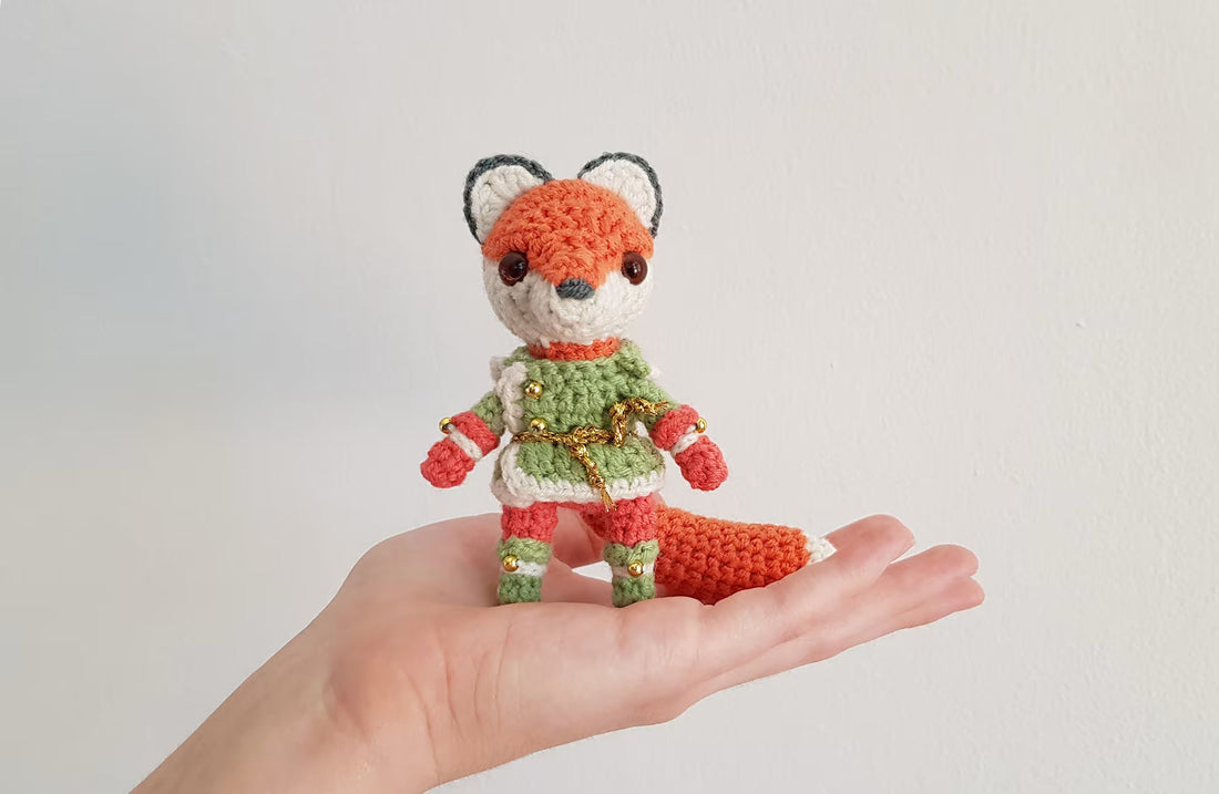 Tiny Christmas Dinner Party | mini amigurumi pattern