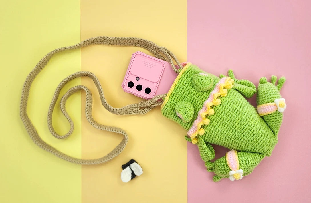 Fly-Catcher Frog Bag | no-sew amigurumi-style pattern