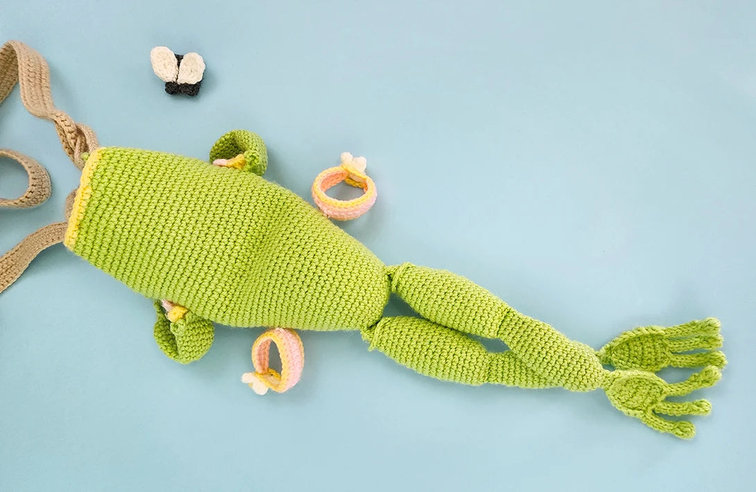 Fly-Catcher Frog Bag | no-sew amigurumi-style pattern