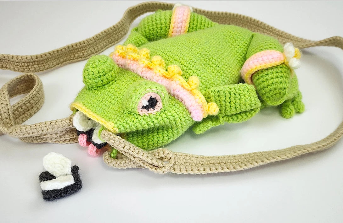 Fly-Catcher Frog Bag | no-sew amigurumi-style pattern