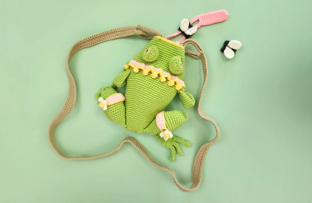 Fly-Catcher Frog Bag | no-sew amigurumi-style pattern