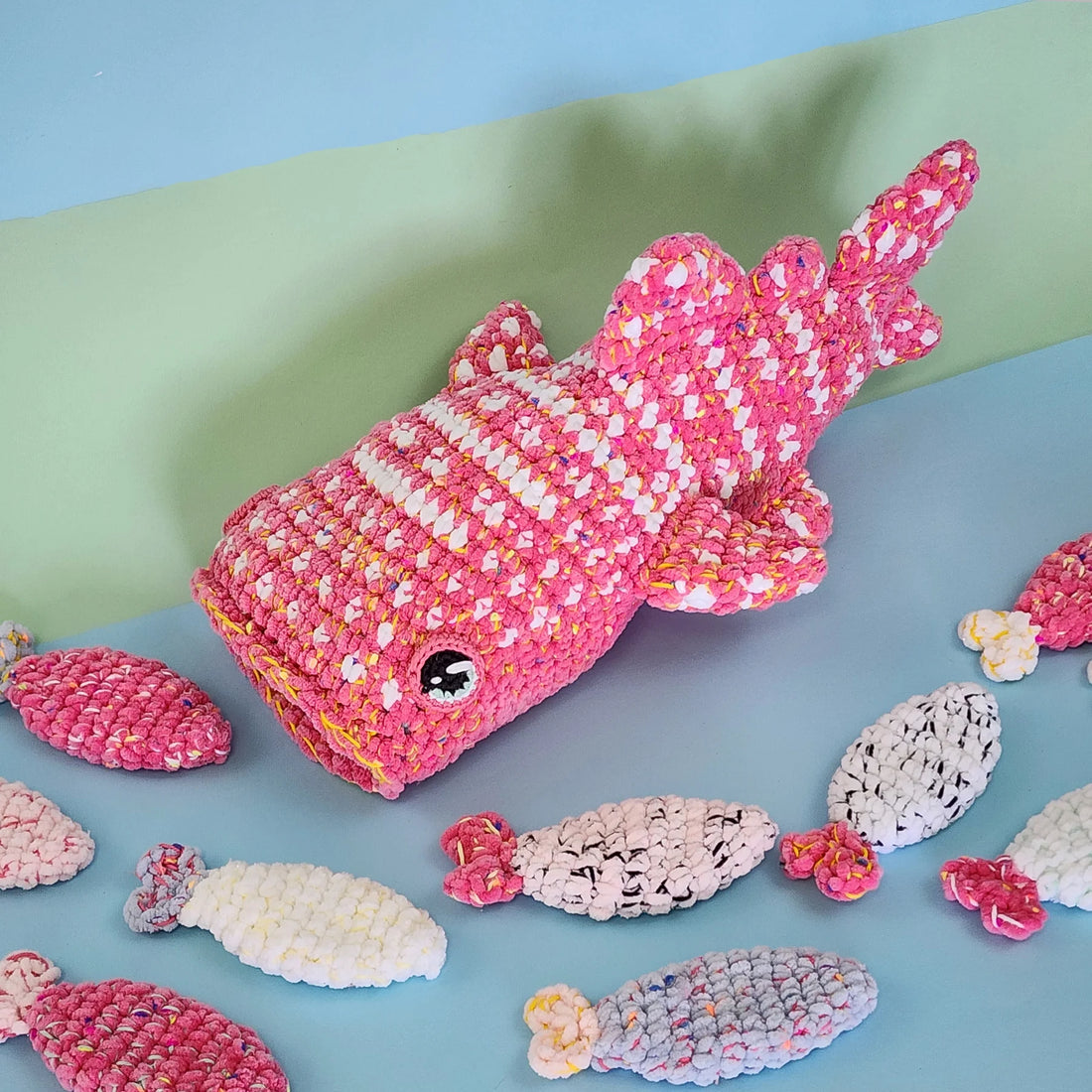 Gumdrop & Juju (Underwater Tails) | reversible amigurumi – with Hobbii